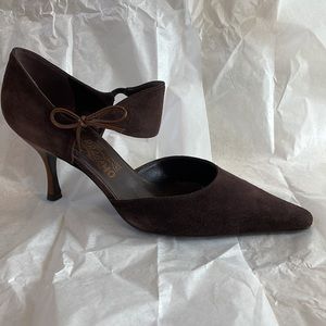 EUC SALVATORE FERRAGAMO Brigida Brown Suede Leather Stiletto Bow Pump 9.5 Italy